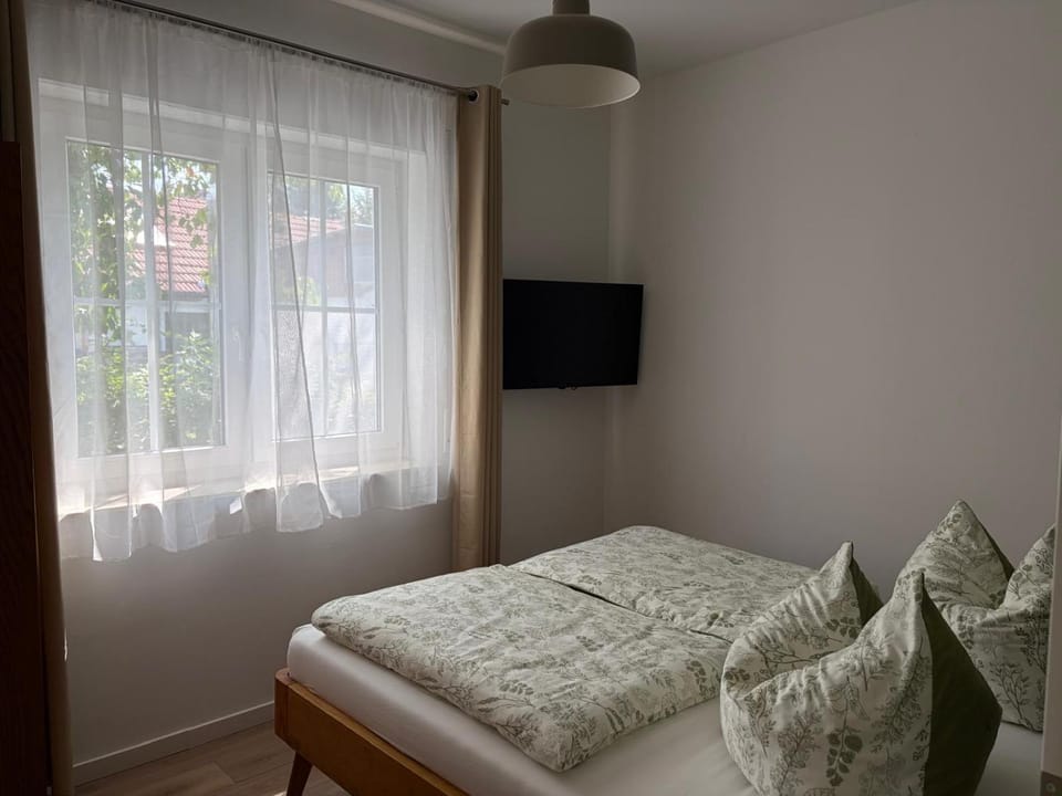 TV and multimedia, Bedroom