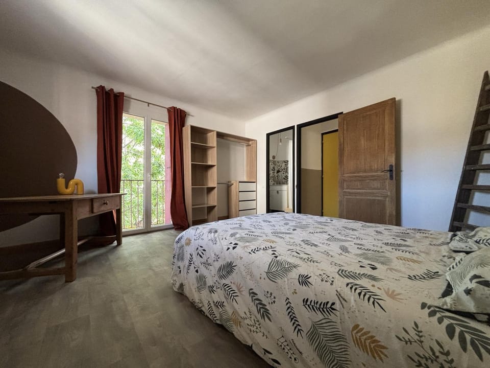 Bed, Bathroom, Balcony/Terrace, Seating area, Bedroom