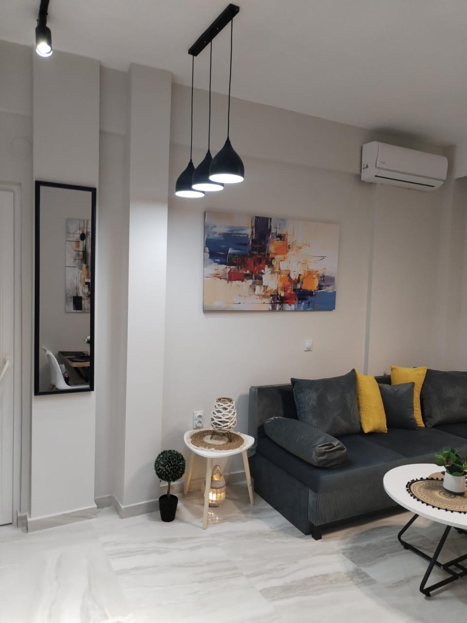 Living room, Seating area, air conditioner