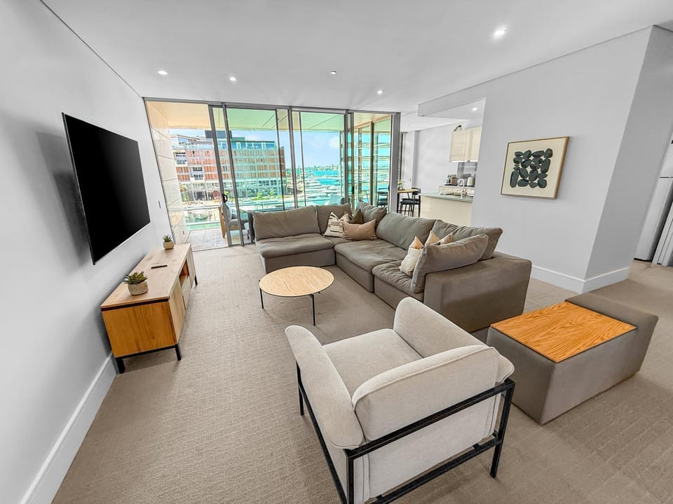 Wishful Wynyard l Luxury 3-Bed Apt l Viaduct Apartment in Auckland