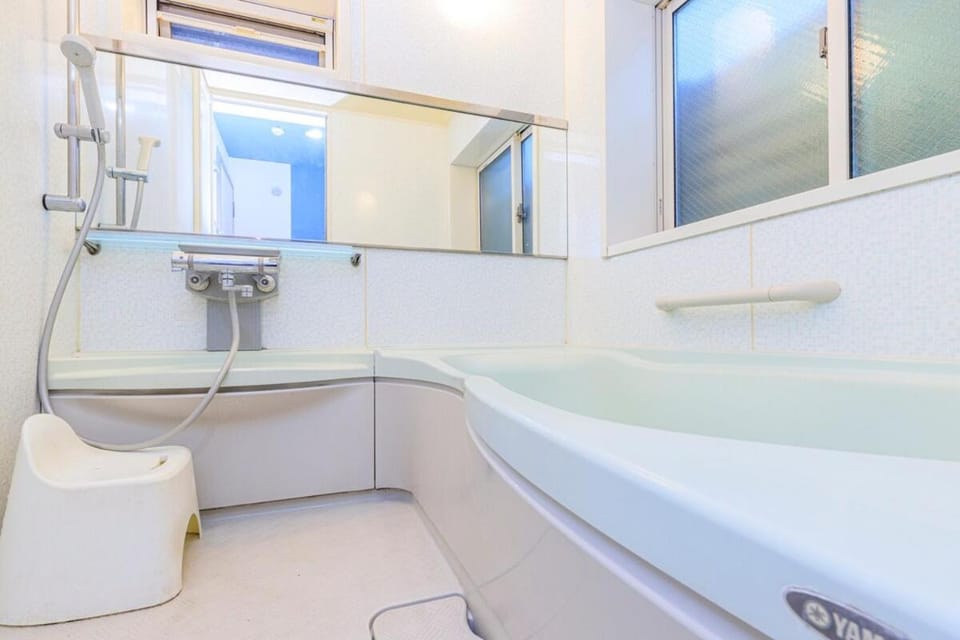 Shower, Hot Tub, Bathroom, Bath, towels