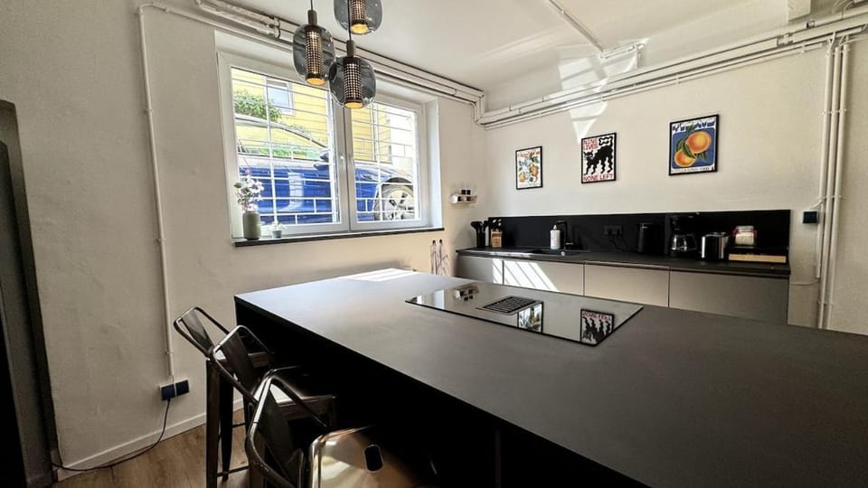 COZY City Loft with Parking I WiFi I Netflix Apartment in Wuppertal