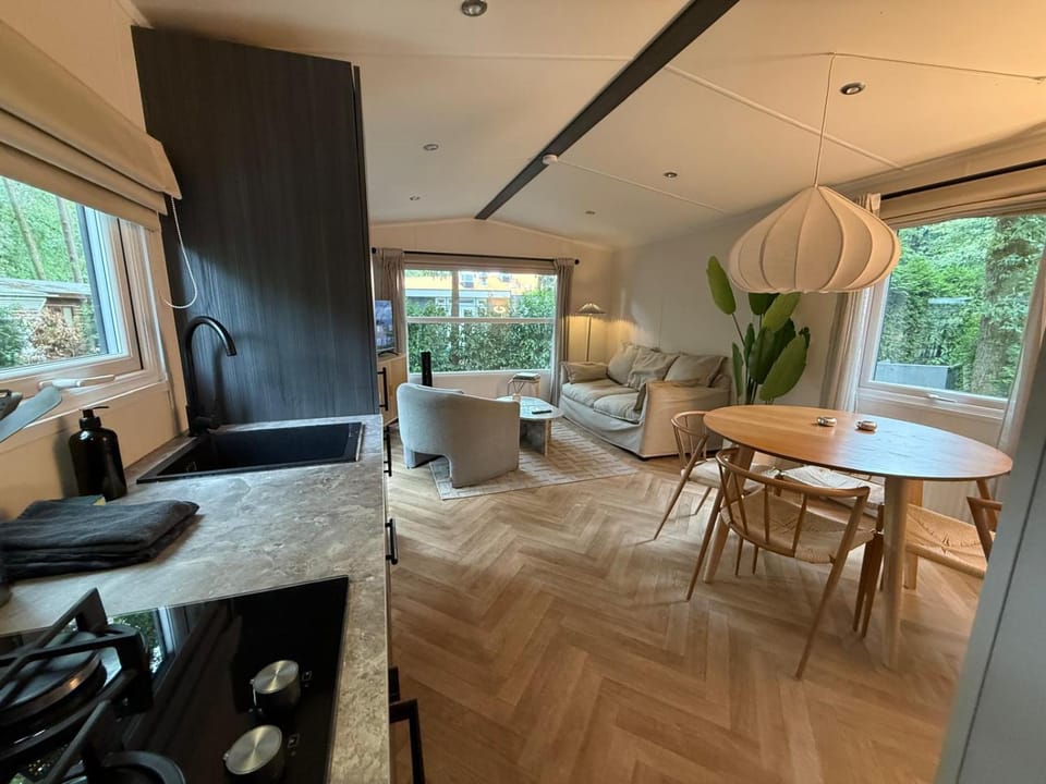 Living room, Dining area, kitchen