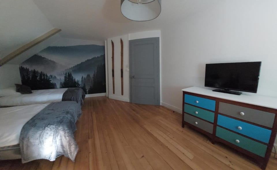 Photo of the whole room