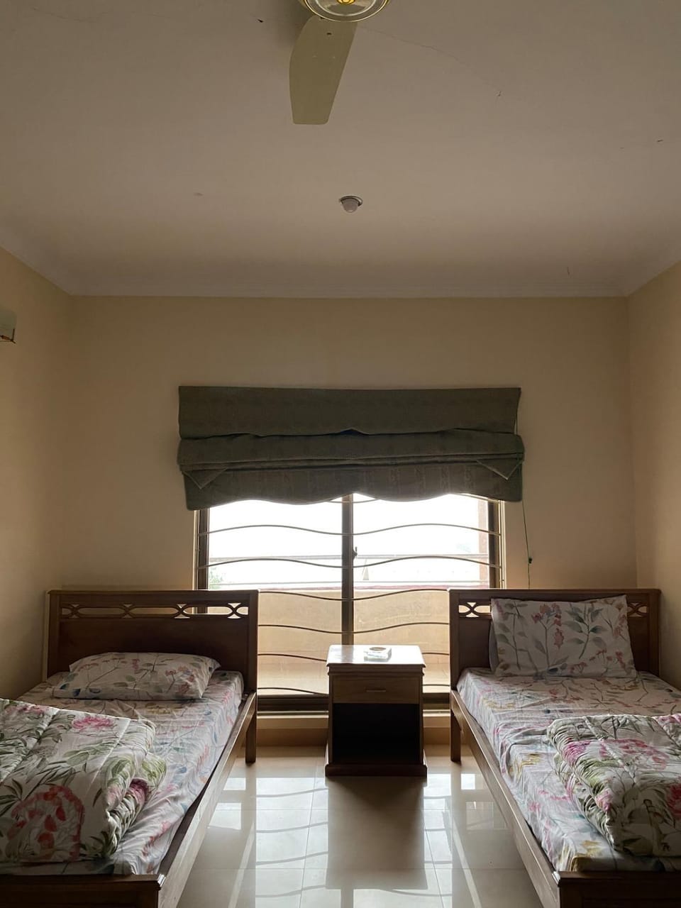 Photo of the whole room, fireplace