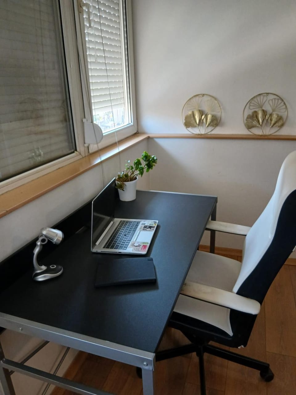 Place of worship, Living room