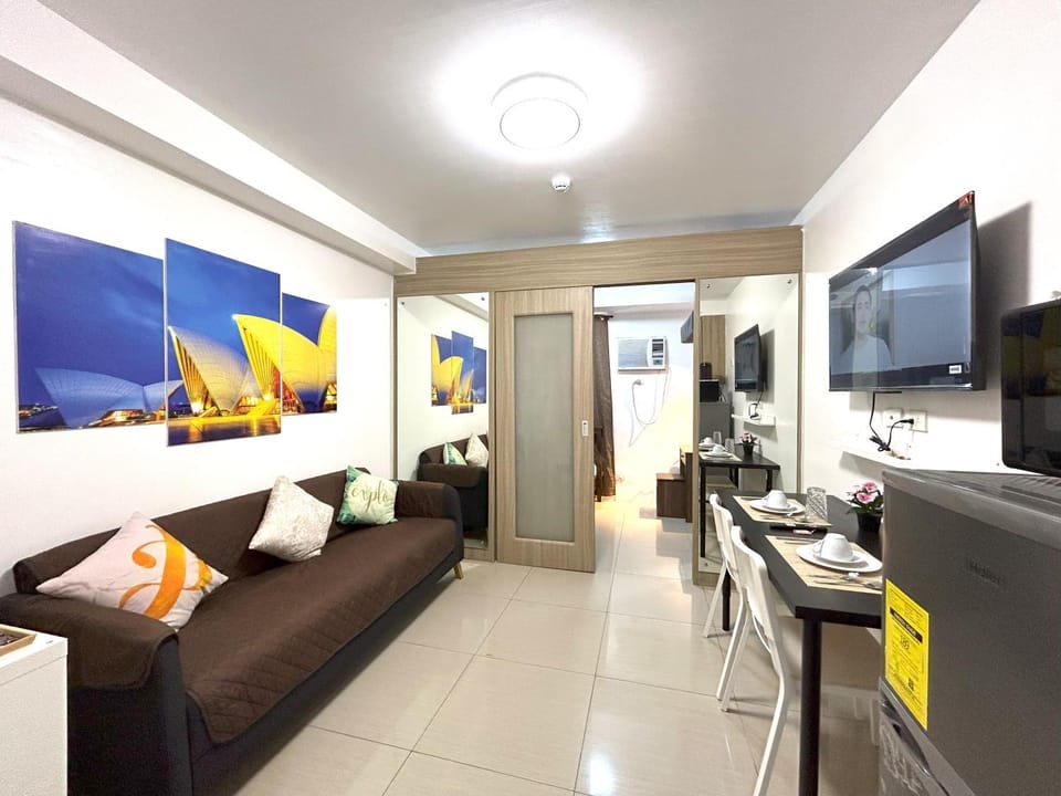 Communal lounge/ TV room, TV and multimedia, Living room