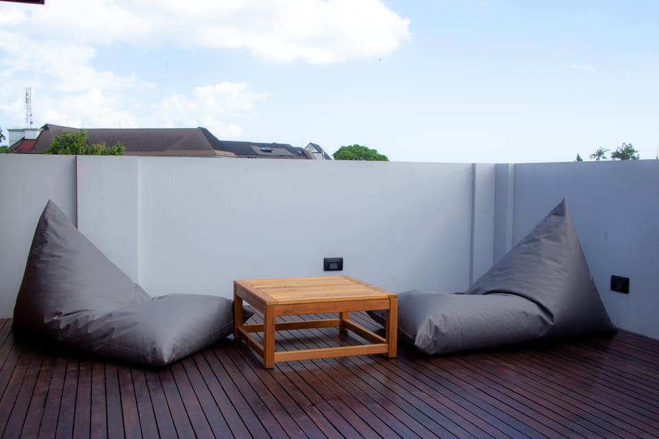 Balcony/Terrace, Internal: Not applicable to any particular room