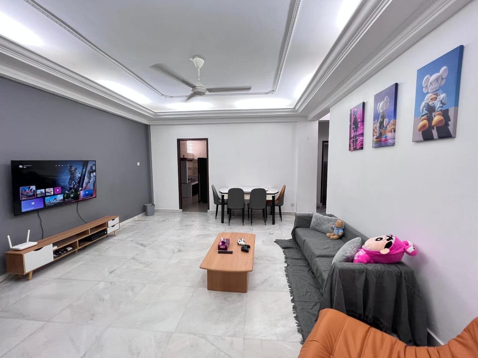 Communal lounge/ TV room, TV and multimedia, Living room, Evening entertainment