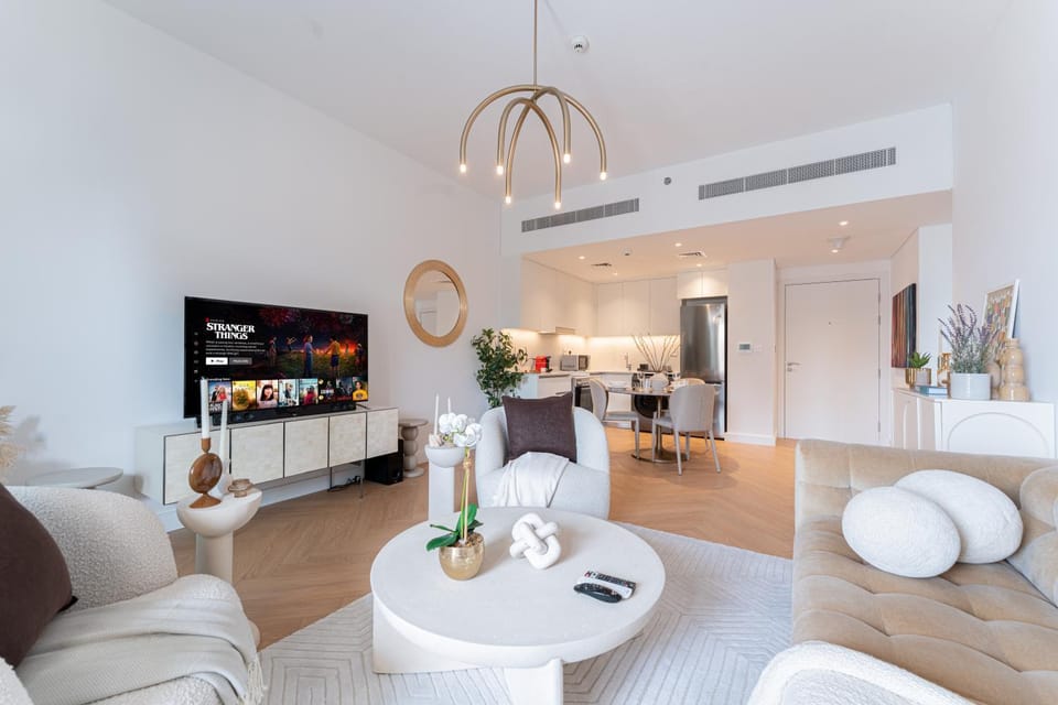 TV and multimedia, Living room, Dining area, air conditioner