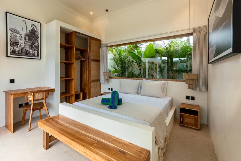Bed, Photo of the whole room, Bedroom