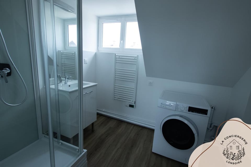 Shower, Bathroom, towels, washing machine