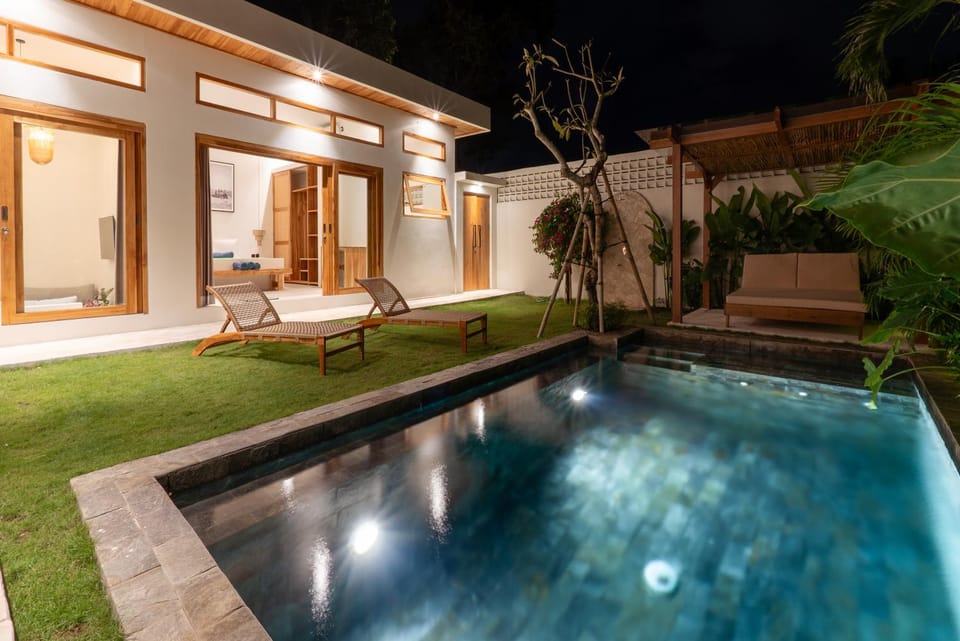 Night, Seating area, Garden view, Swimming pool, sunbed