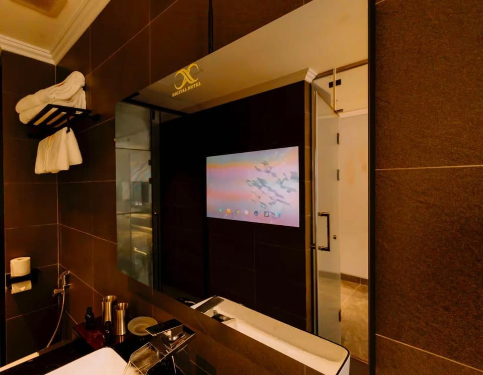 Bathroom, TV and multimedia