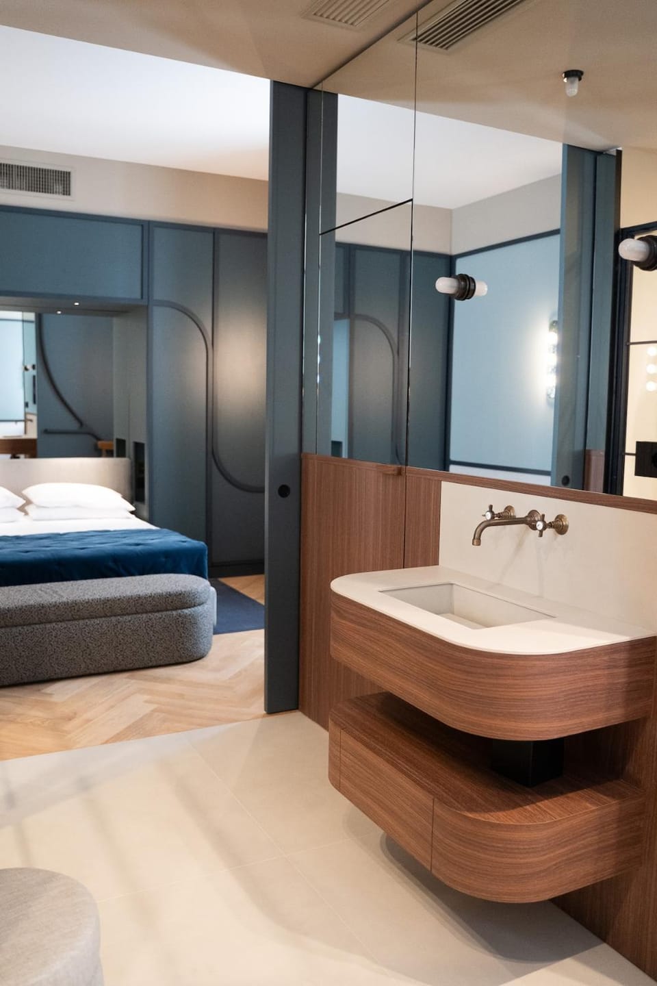 Bathroom, Photo of the whole room