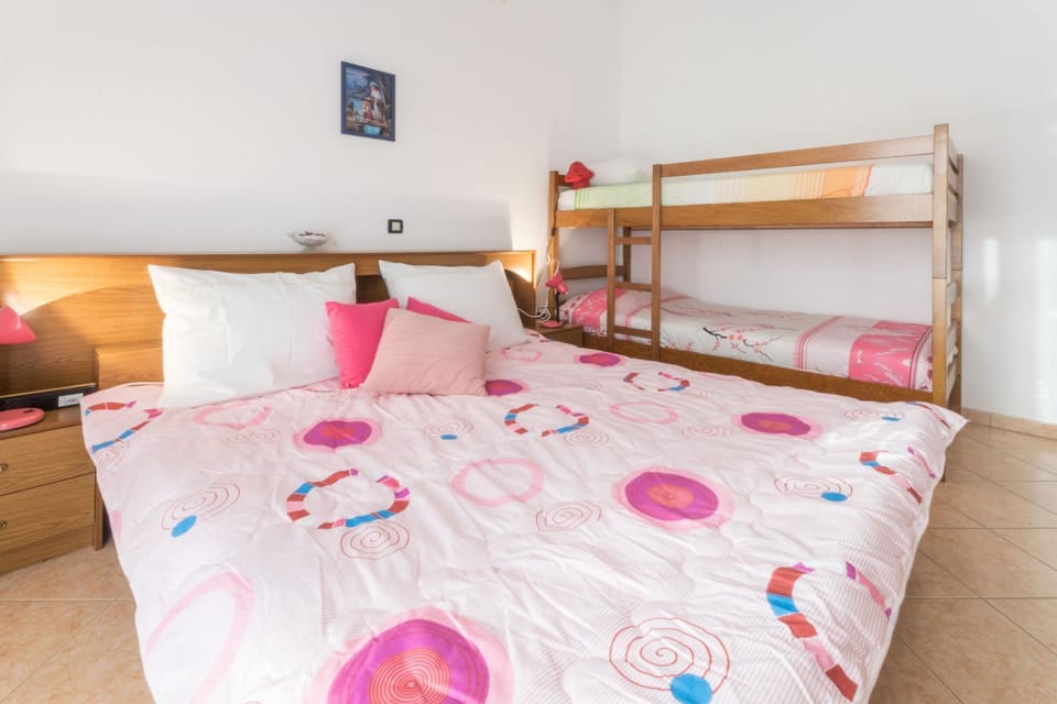 Bed, Bedroom, bunk bed