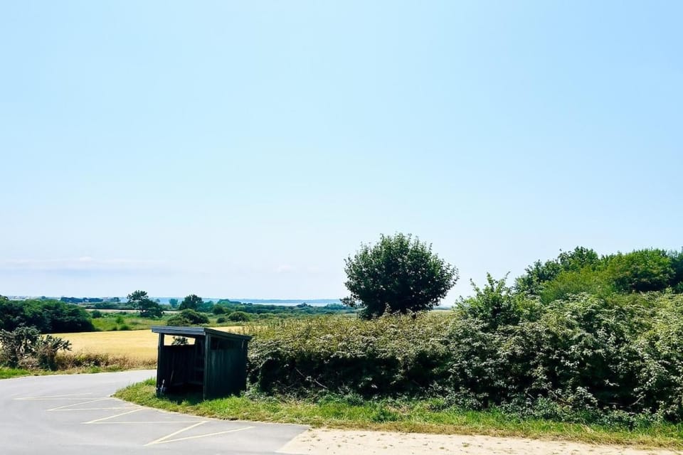La Cabane, terrasse, vue dégagée & mer a l'horizon House in Ploemeur