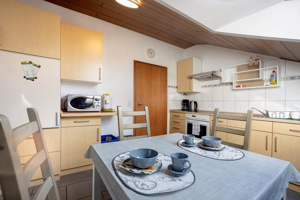 Property building, Kitchen or kitchenette, Living room
