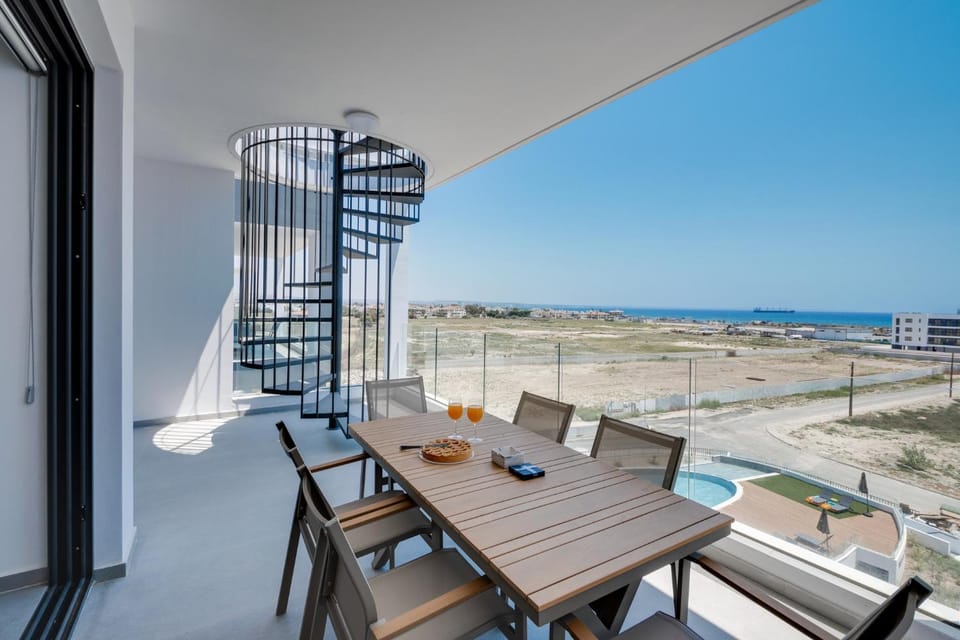 Carisa Elysium Larnaca Apartment in Larnaca