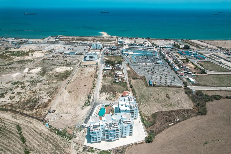Carisa Elysium Larnaca Apartment in Larnaca