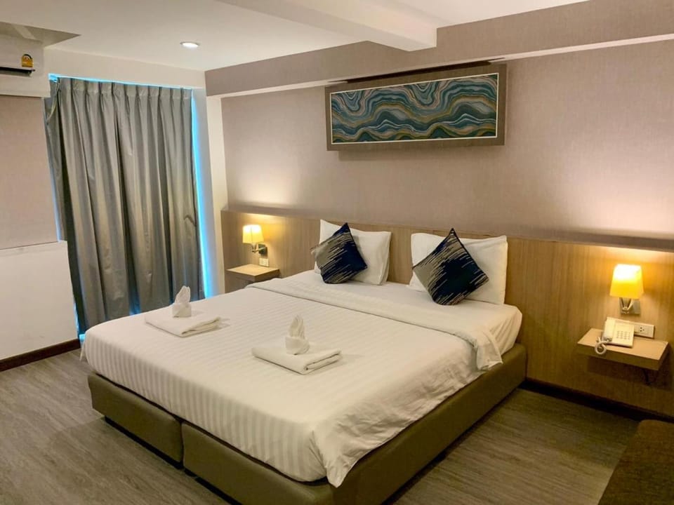 Bedroom, room service