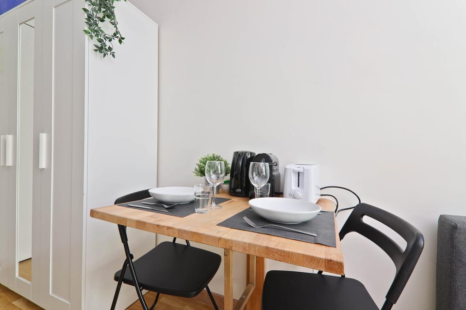 Coffee/tea facilities, Dining area