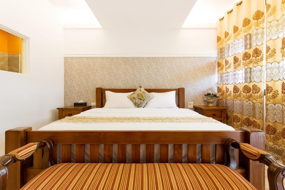 Photo of the whole room, bunk bed