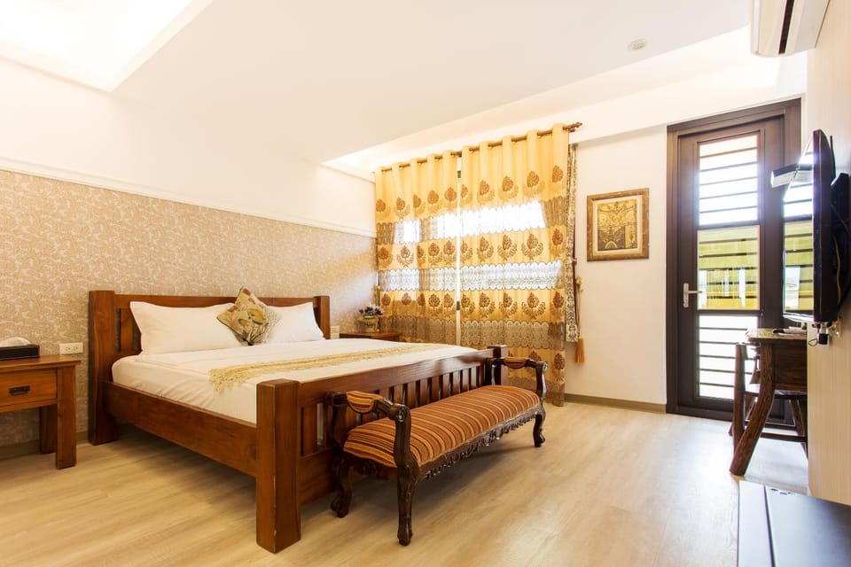 Photo of the whole room, bunk bed