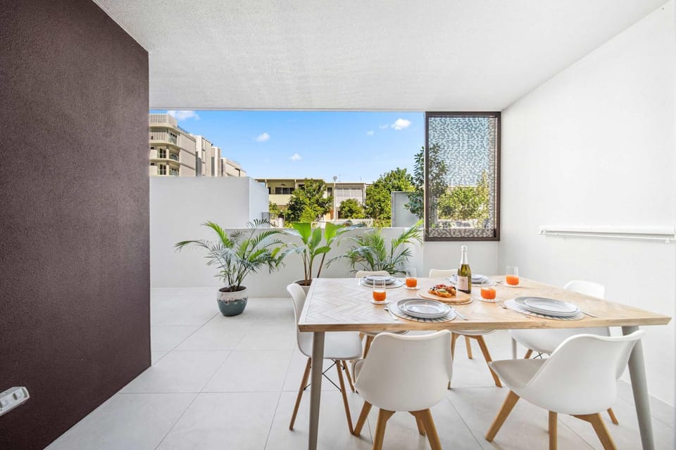 Patio, Balcony/Terrace, Seating area, Dining area