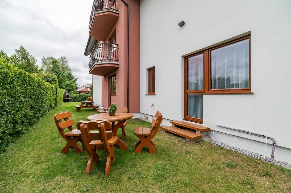 Property building, Patio, Spring, Day, Garden, Living room, Seating area, Dining area, Garden view