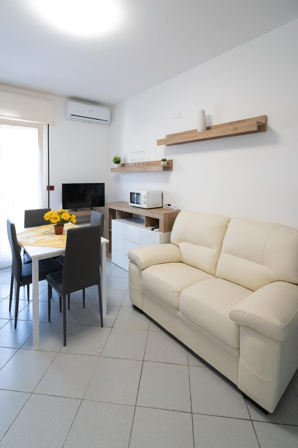 Living room, Dining area
