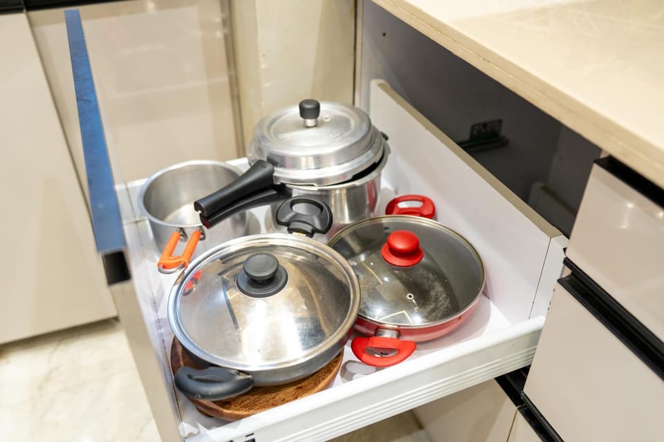 Kitchen or kitchenette, kitchen