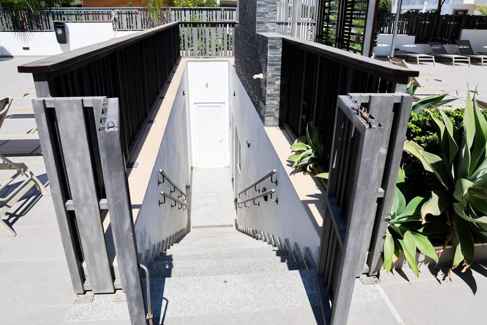 Shower, Toilet, Day, View (from property/room)