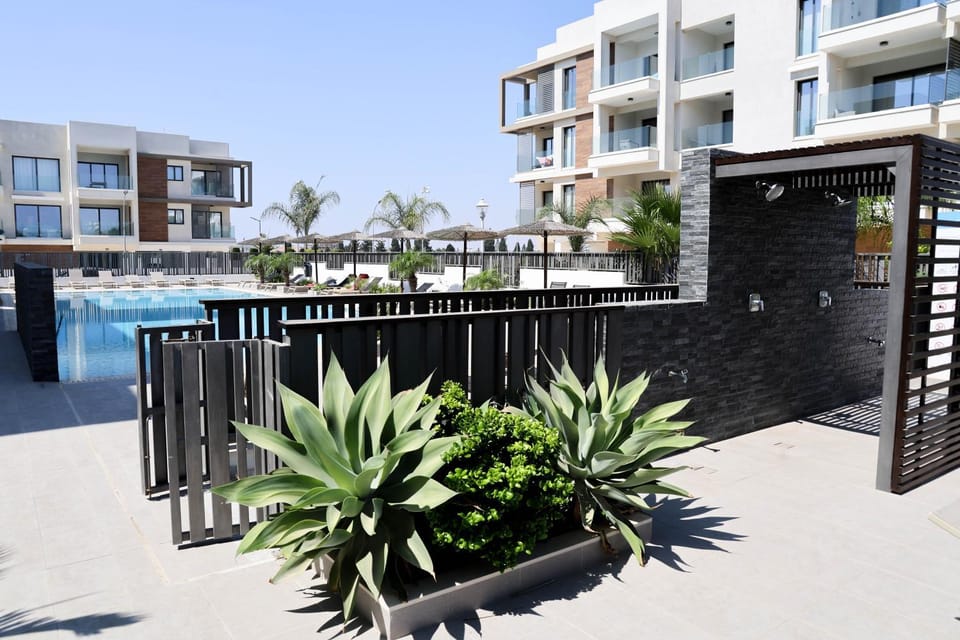 Property building, Patio, Day, View (from property/room), Balcony/Terrace, Pool view, Swimming pool, sunbed