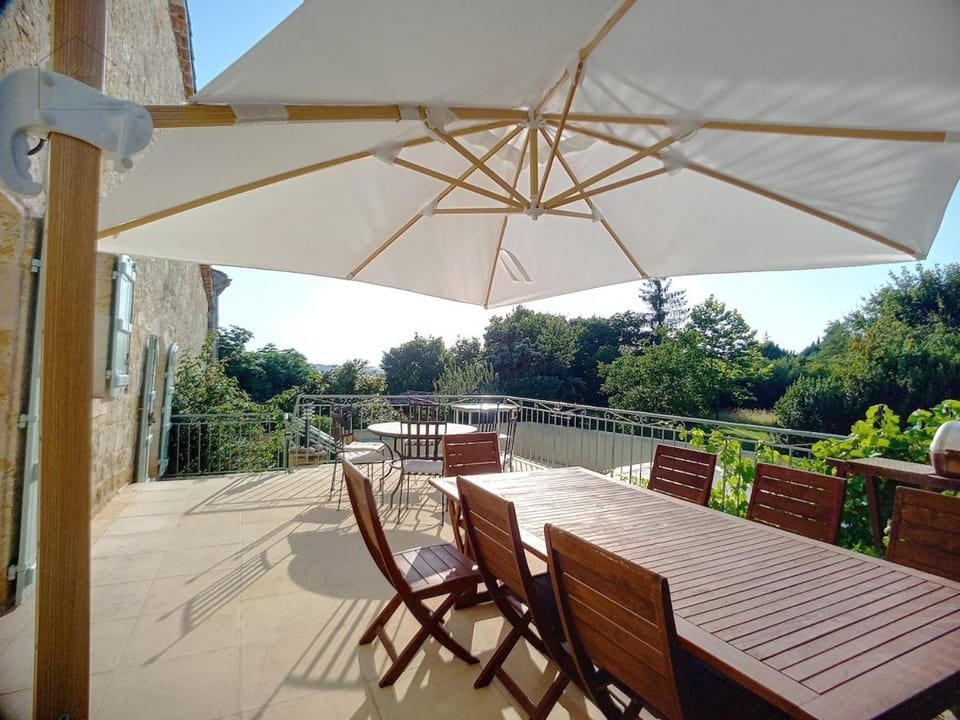 Patio, Dining area