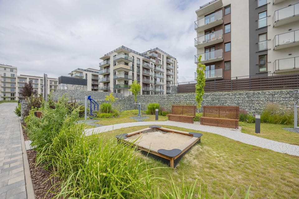Property building, Spring, Day, Natural landscape, Garden, Garden view