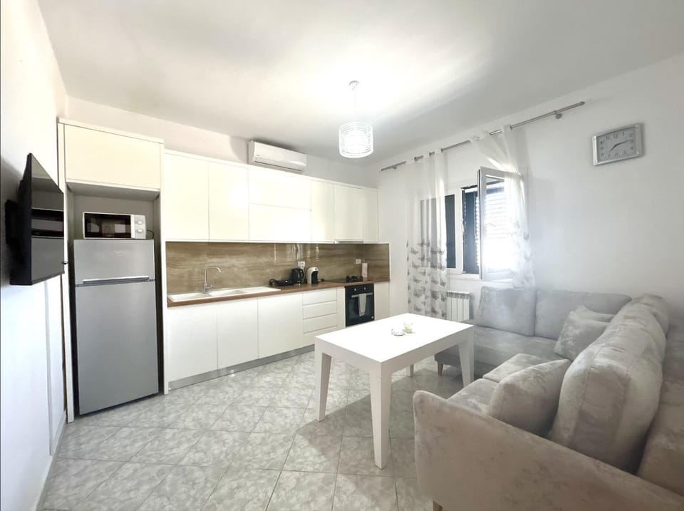 Kitchen or kitchenette, Living room, Seating area, Dining area, oven, stove