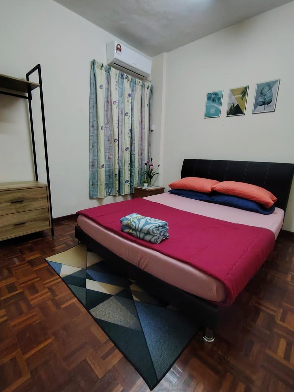 Bed, Photo of the whole room, Bedroom