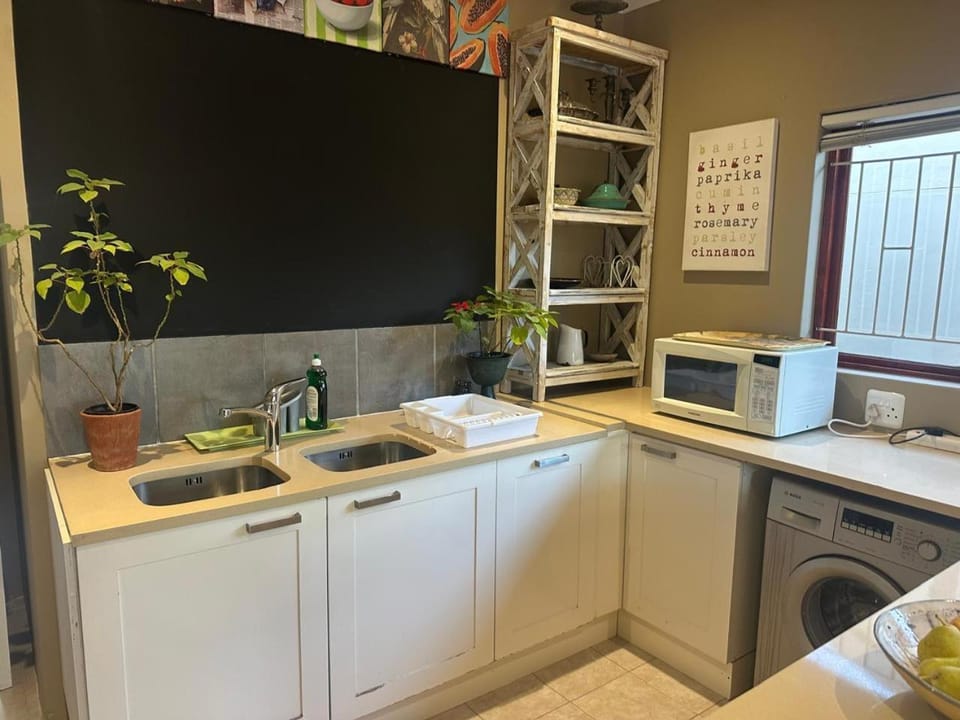 Winelands Beach Cottage Apartment in Cape Town