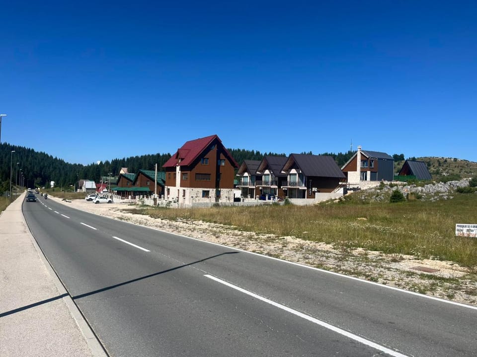 Property building, Day, Parking