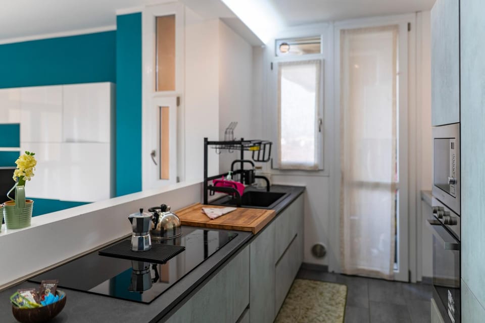 Bed, Kitchen or kitchenette, Bedroom, minibar, oven, stove, air conditioner