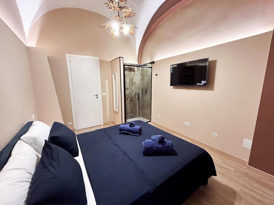 Bed, Photo of the whole room, Bedroom, towels, wardrobe