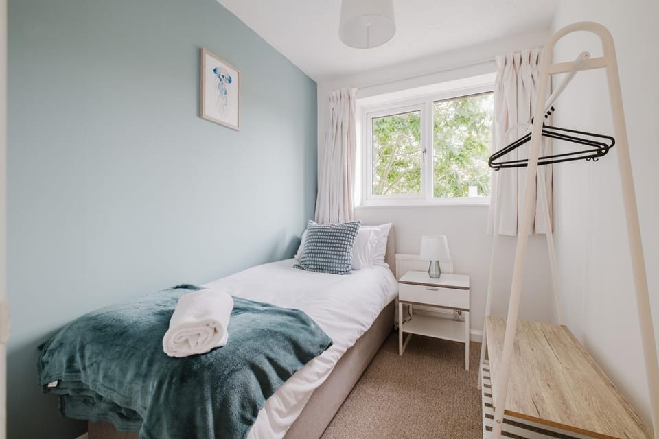 Comfortable 3 Bedroom House With WiFi Apartment in Aylesbury Vale