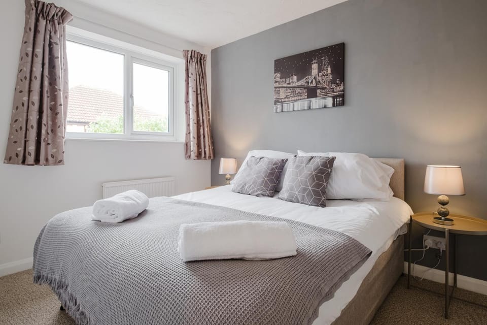 Comfortable 3 Bedroom House With WiFi Apartment in Aylesbury Vale