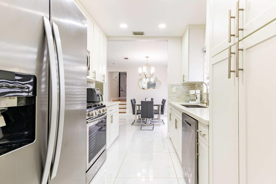 Kitchen or kitchenette, oven, stove