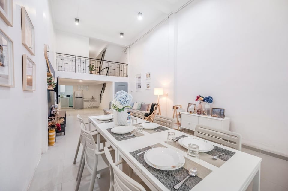 Living room, Dining area