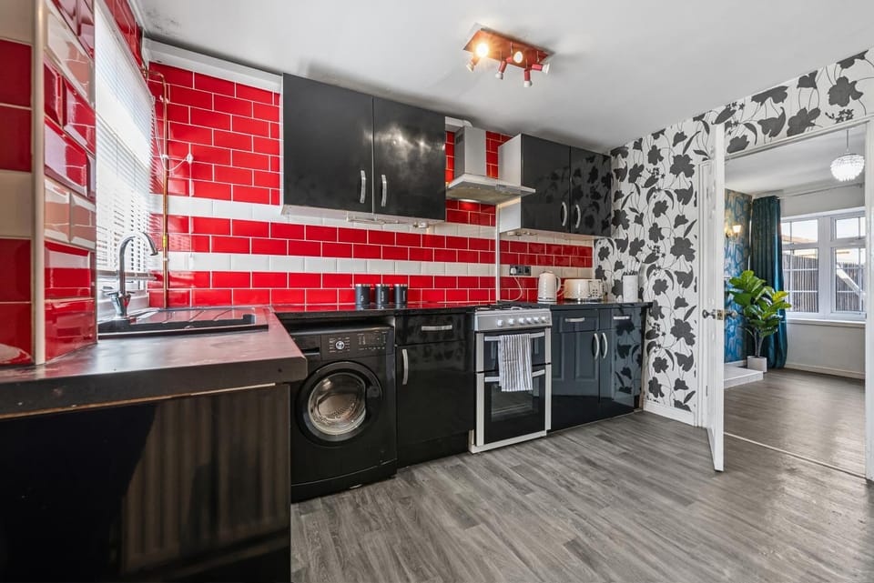 Kitchen or kitchenette, Drinks, oven, stove, toaster, toaster, washing machine, washing machine, dryer, kitchen, kitchen