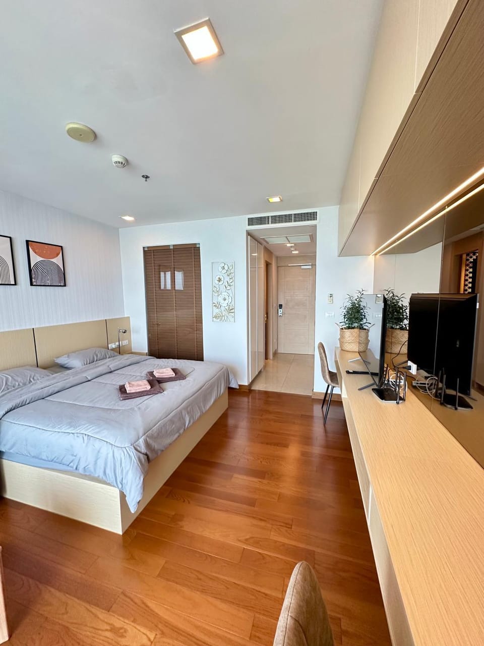 Photo of the whole room