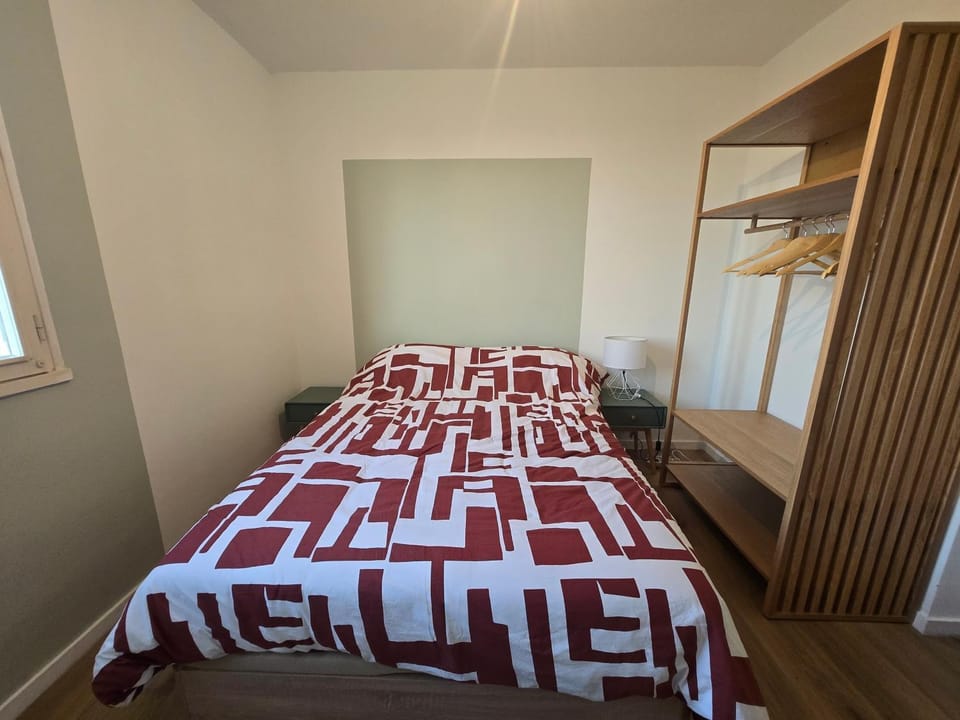 Bed, Photo of the whole room, Bedroom, wardrobe