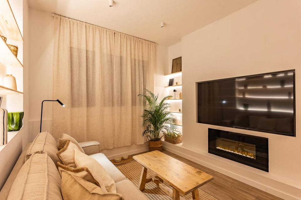 Communal lounge/ TV room, Living room